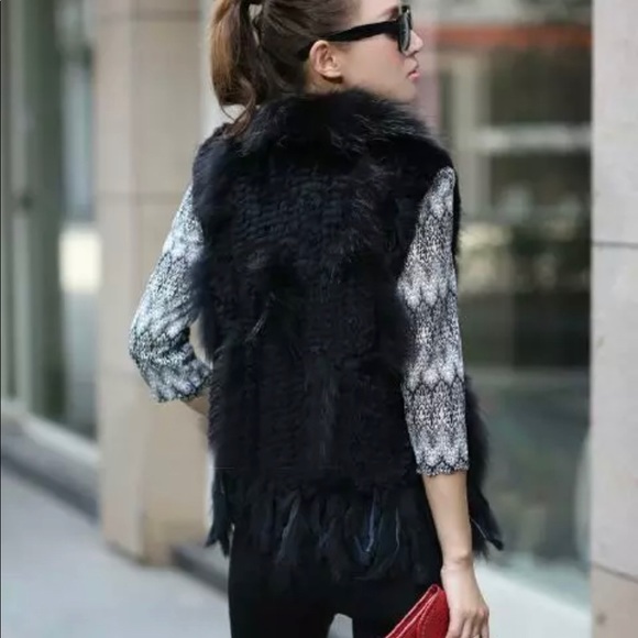 Real Rabbit Fur vest with Raccoon collar - Picture 4 of 7